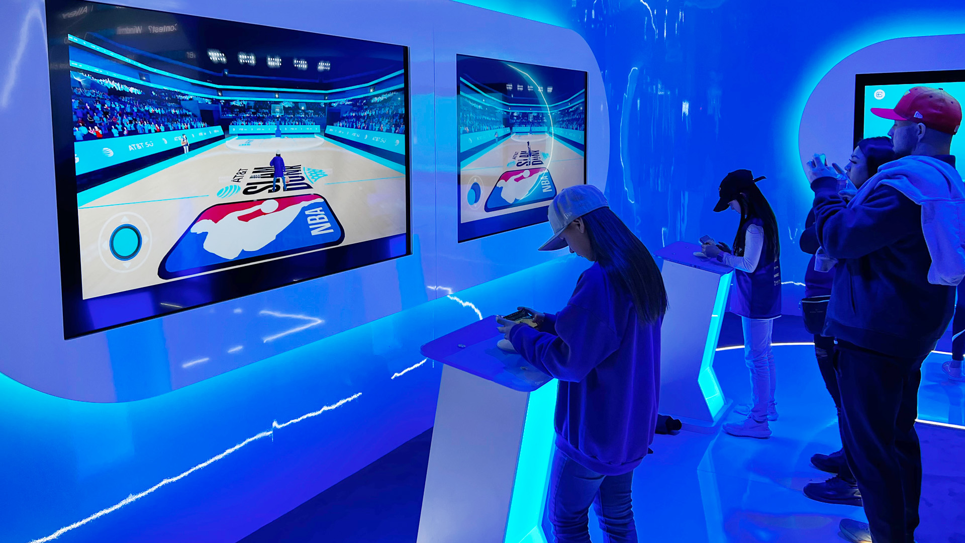 Paul George and Vince Carter basketball avatars in the Playmaker Arcade.